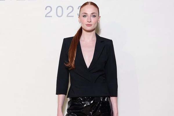Sophie Turner Set to Welcome Children During Holidays Following Joe Jonas Separation